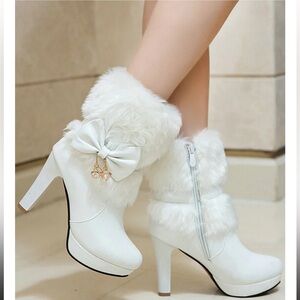RETRO SOLID FURRY CHUNKY HEEL SHORT BOOTS (size 40/US 9)